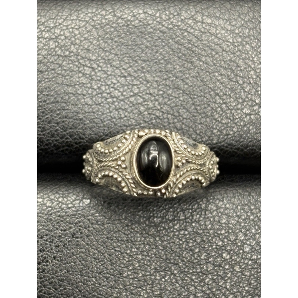 New Condition Sterling Silver Onyx Bali Style Ring Size 7 H5